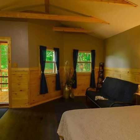 Foxtail Orchards - The Fox Den Villa Tazewell Buitenkant foto